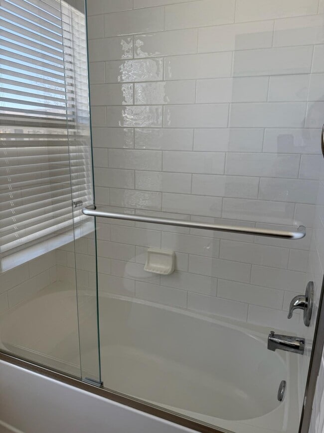 Building Photo - 2877 Bard St