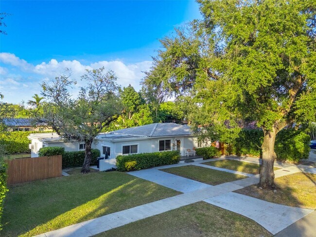 Building Photo - 333 Linwood Dr