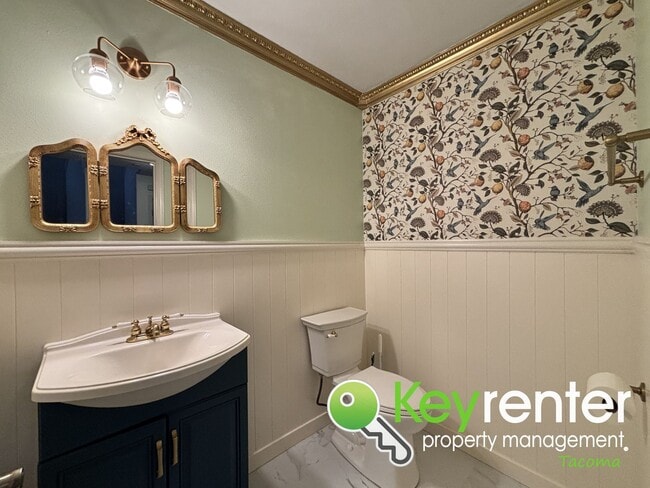 Building Photo - Spacious 4-Bedroom, 2.5 Bath Dupont Rental 5 Minutes from JBLM – Over 2,600 Sq Ft of Comfort