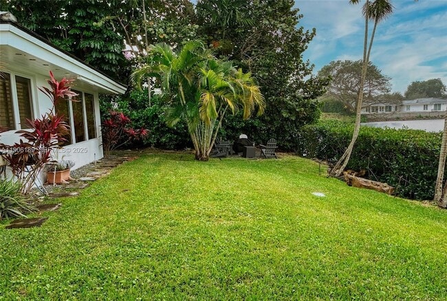 Building Photo - 415 Rovino Ave