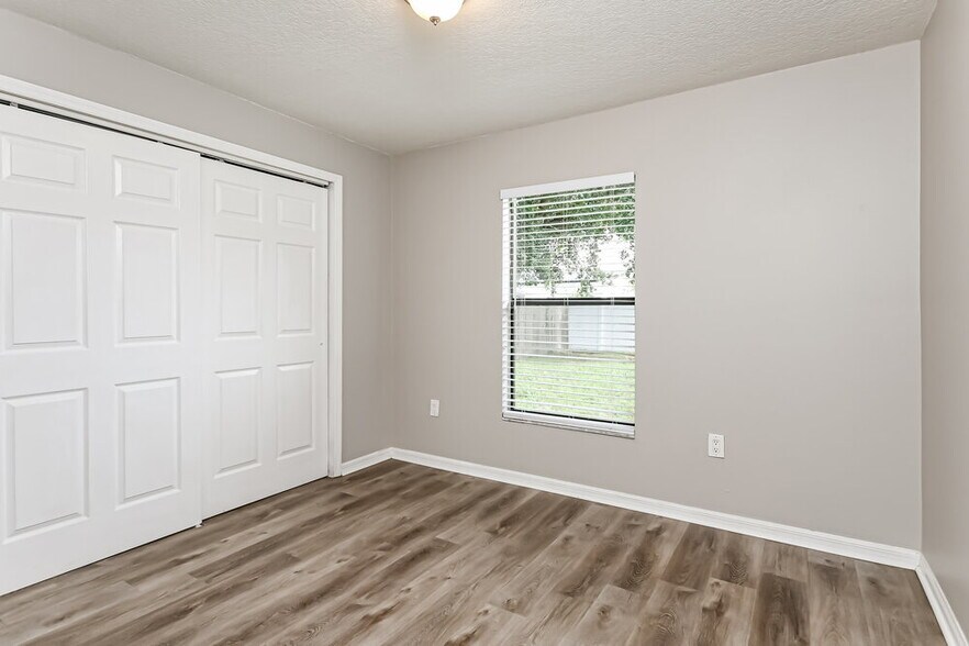 Building Photo - 351 Montgomery Ct