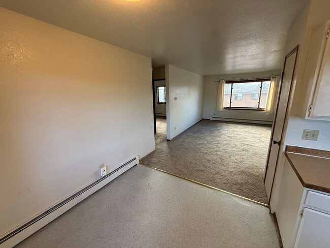 Building Photo - 216 N Flower-5