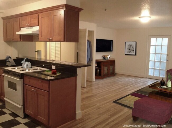 Interior Photo - 426 NE 75th Ave