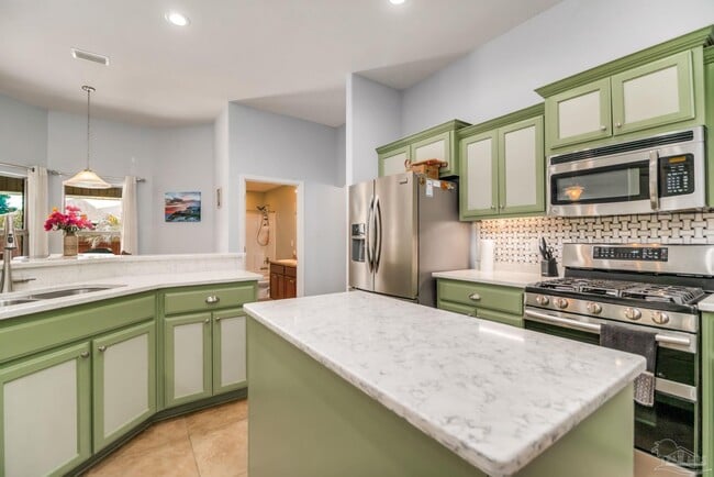 Building Photo - 5202 English Oak Dr