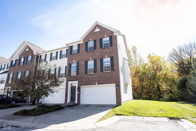 Building Photo - 9009 Mercer Dr