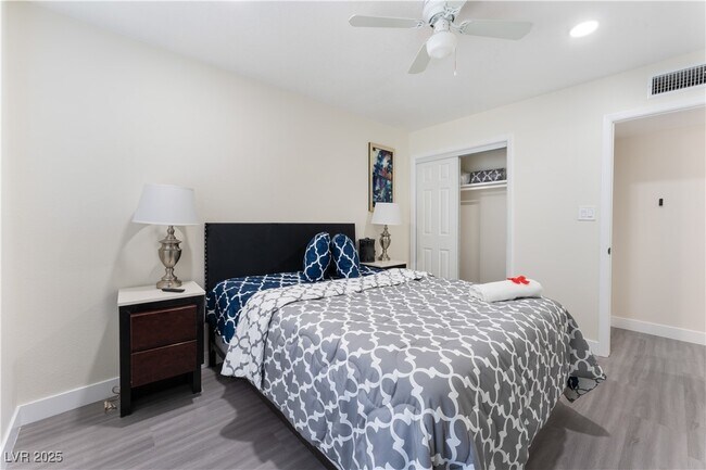Building Photo - 6128 Jones Cir