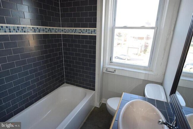 Building Photo - 537 Wildwood Pkwy