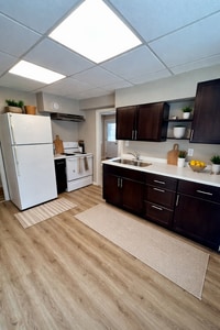 Building Photo - 820 W 4th St