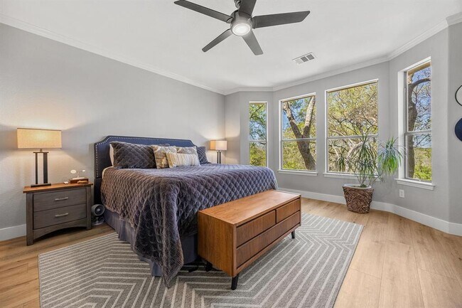 Building Photo - 128 Las Colinas Dr