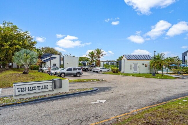 Building Photo - 510 W Park Dr