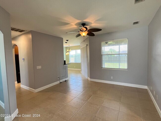 Building Photo - 1874 Bermuda Ct