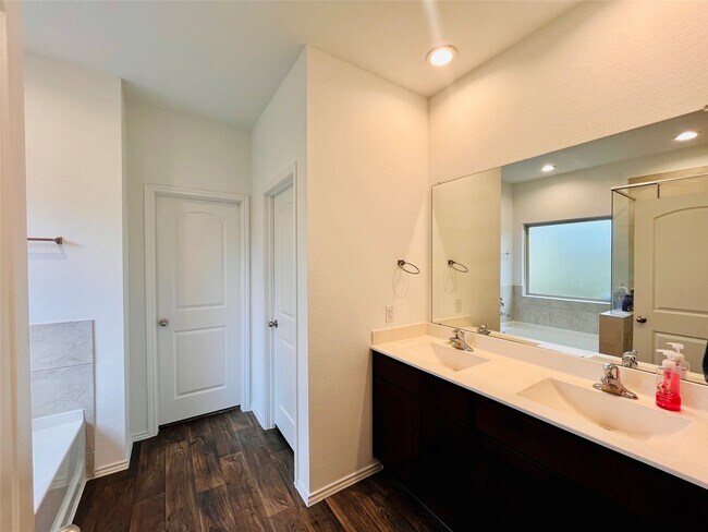 Building Photo - 2914 Roman Forest Blvd