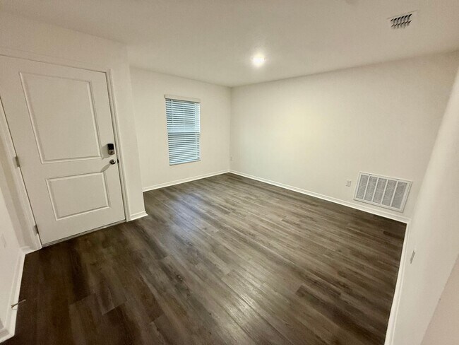 Building Photo - **Move-In-Special** Brand New 4-Bedroom Home in Poinciana – Available Now!