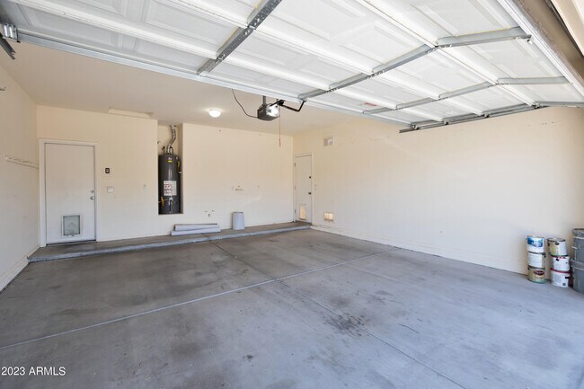 Building Photo - 3255 E Castanets Dr