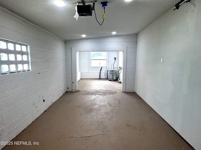 Building Photo - 3263 S Peninsula Dr
