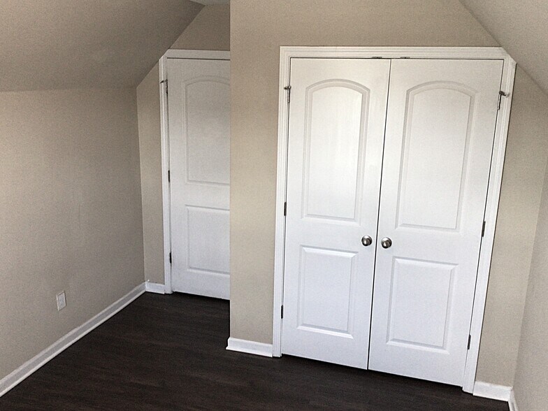 Building Photo - 922 Wolfpack Way