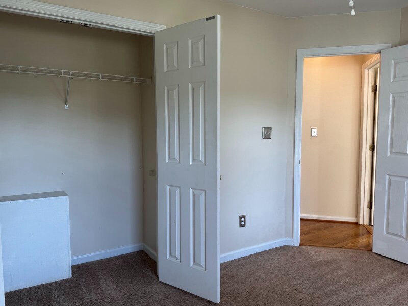 Building Photo - 8400 English Saddle Dr