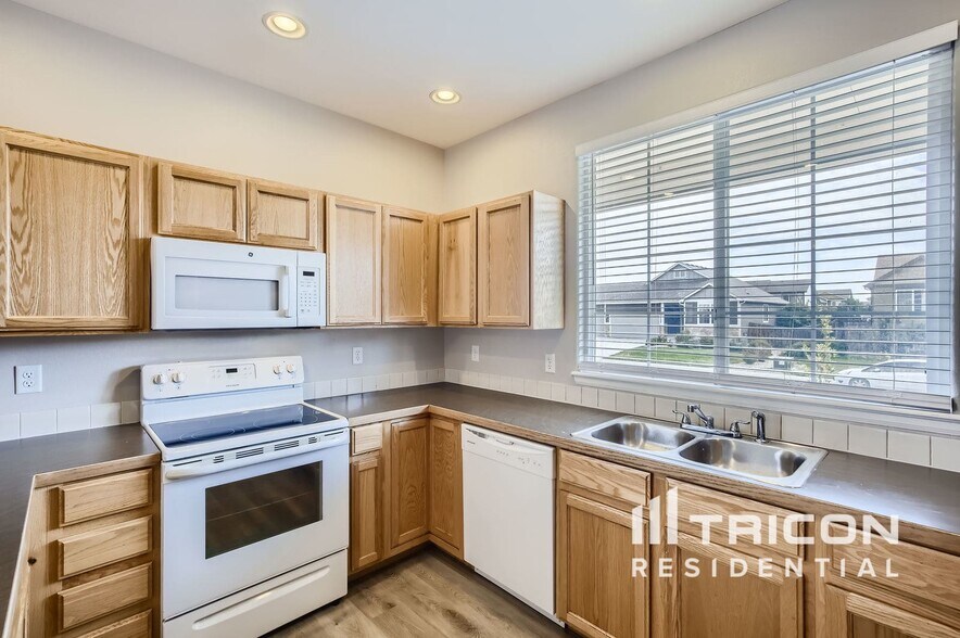 Building Photo - 7363 Ocean Ridge St