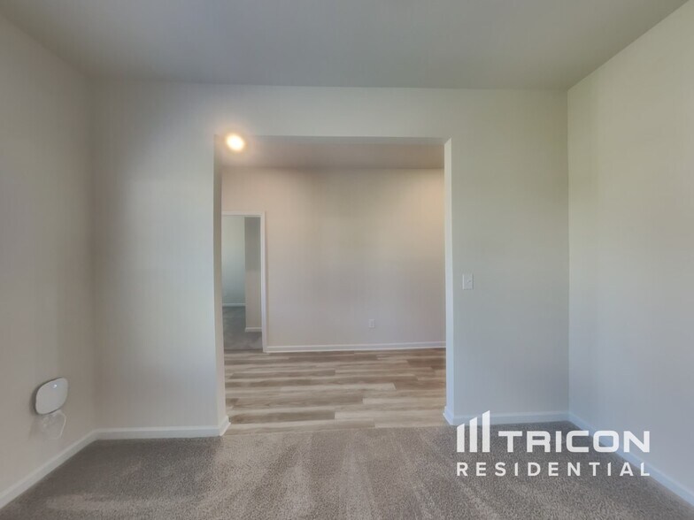Building Photo - 239 Oliver Dr