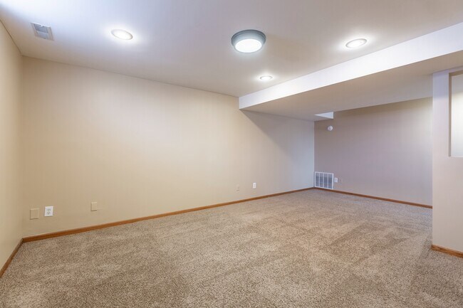 Floorplan - Square 131 - 4860 - 5 Plex