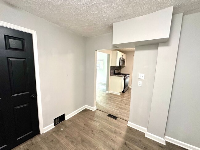 Building Photo - Updated 3 Bed, 1 Bath Home in Penn Hills - Quiet Street, Private Deck - Available Immediately!