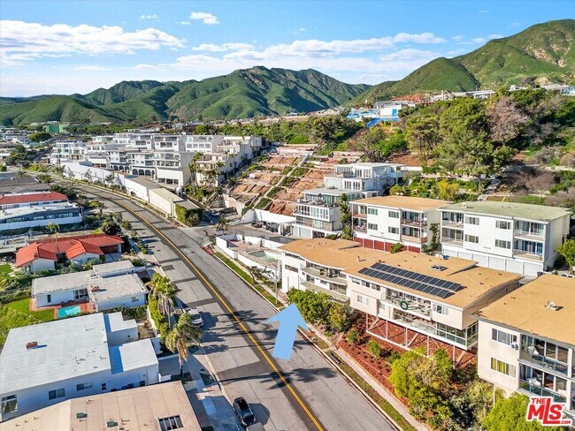 Building Photo - 18109 Coastline Dr