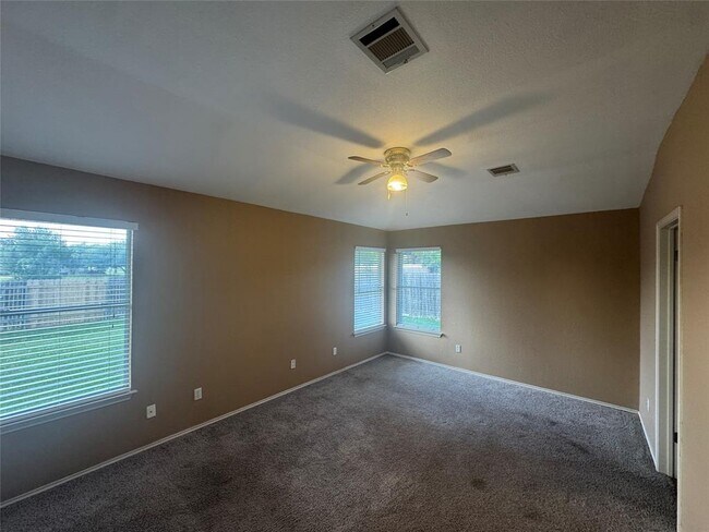 Building Photo - 1002 Leah Ln