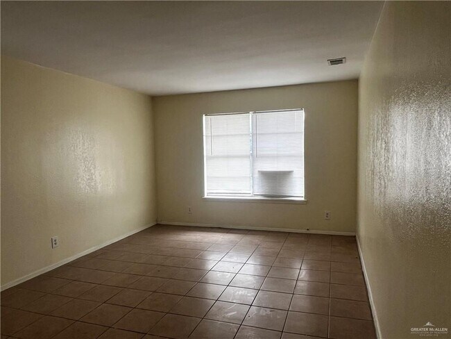 Building Photo - 7 Gastel Cir