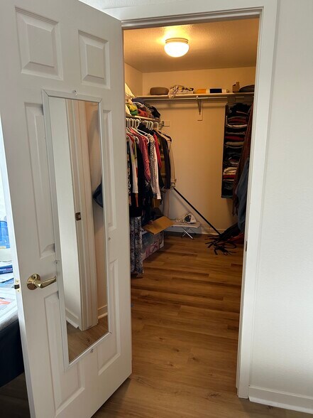 Building Photo - 33 S Boulder Cir