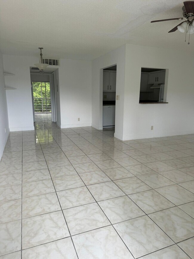 Building Photo - 2200 Springdale Blvd