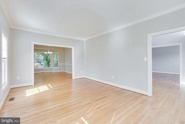 Building Photo - 1168 Taji Ct
