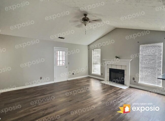 Building Photo - 8183 Valley Bluff