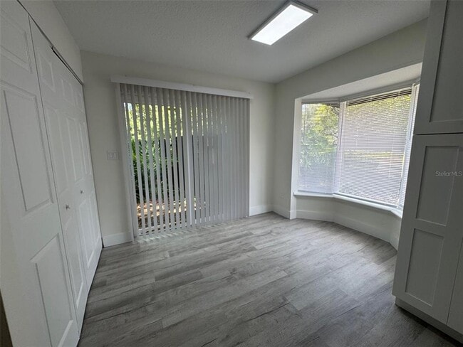 Building Photo - 475 Blue Bird St