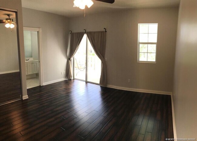 Building Photo - 2977 E Community Dr