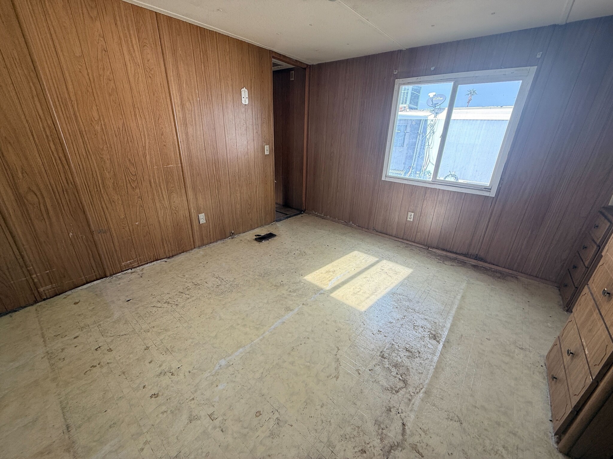 Building Photo - 3601 E Wyoming Ave