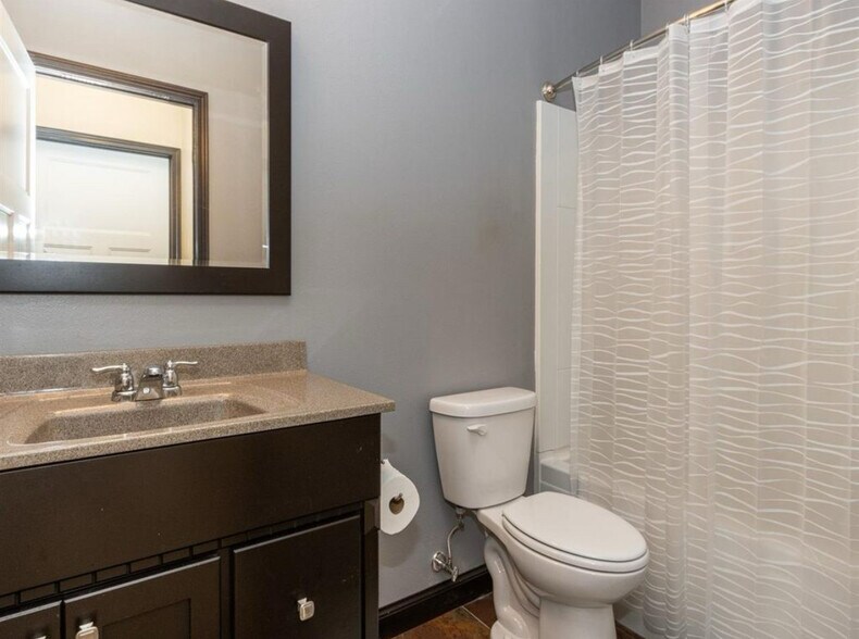Guest bathroom 2 - 735 Mission Point Rd