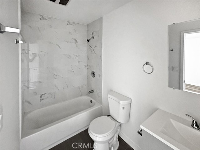 Building Photo - 1607 W 207th St