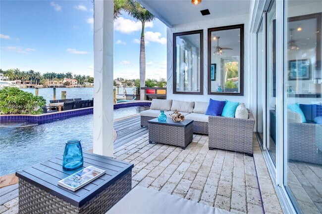 Building Photo - 257 N Coconut Ln