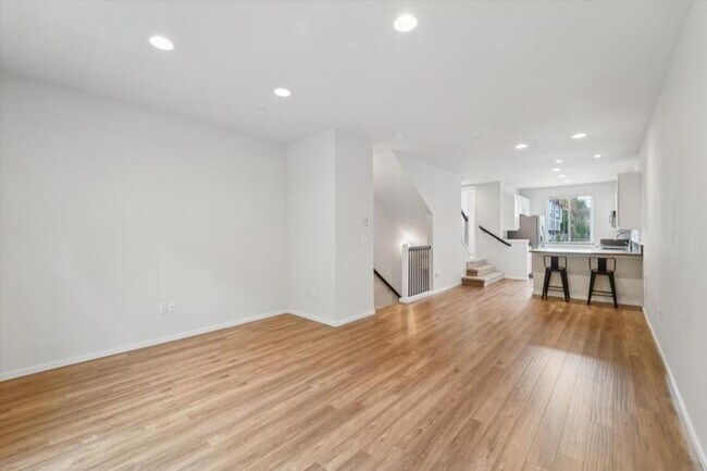 Building Photo - 2 bedroom in Mountlake Terrace WA 98043