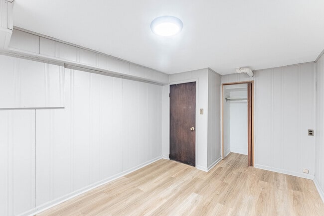 Building Photo - 2557 N Lockwood Ave