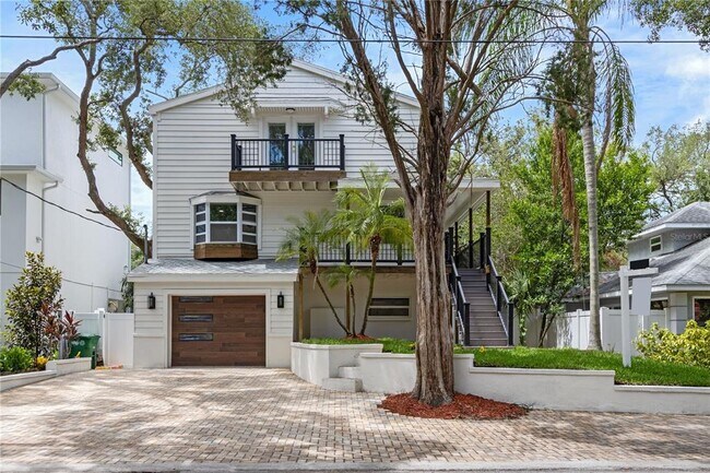Building Photo - 3232 W Oakellar Ave