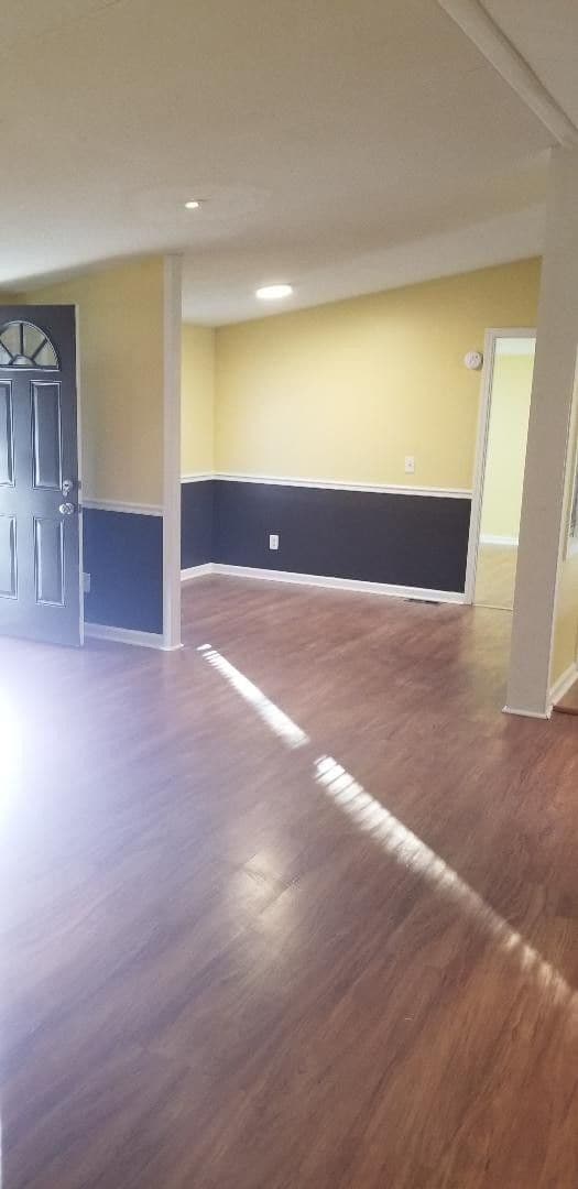 Building Photo - BIG AND ROOMIE! BIG AND ROOMIE!