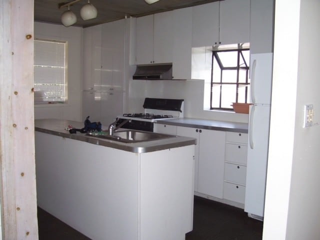 Building Photo - 116 W Belle Terre Ave