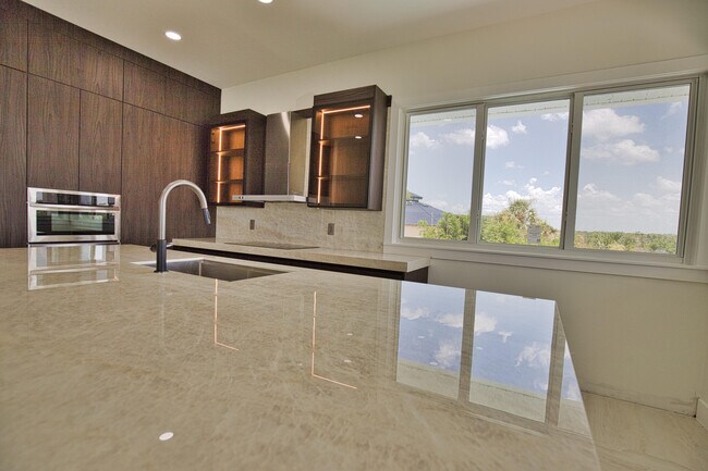 Building Photo - 13064 Via Flavia