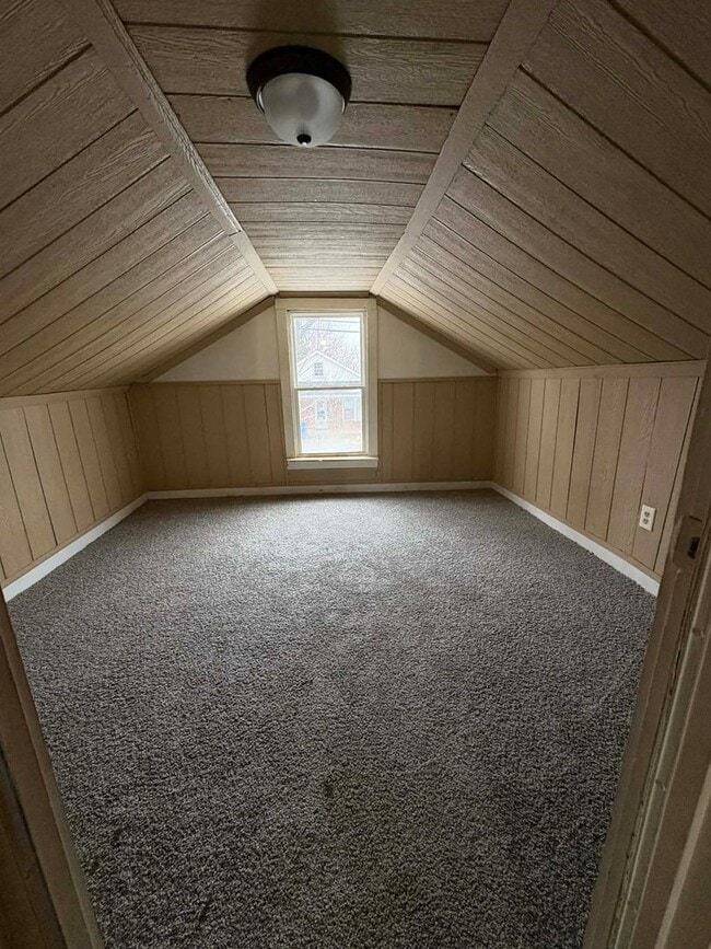 Building Photo - Modern & Move-In Ready with Basement