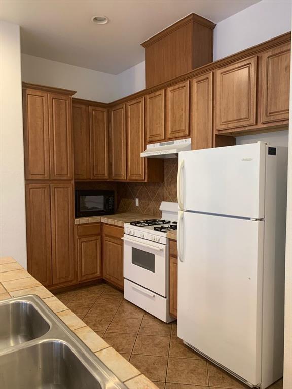 Building Photo - 1904 W 42nd St