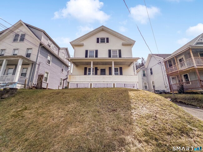 Building Photo - 31 Loveland St