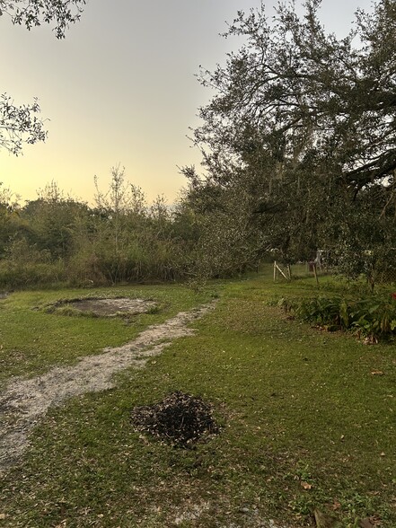 Building Photo - 613 Honeyfarm Ln