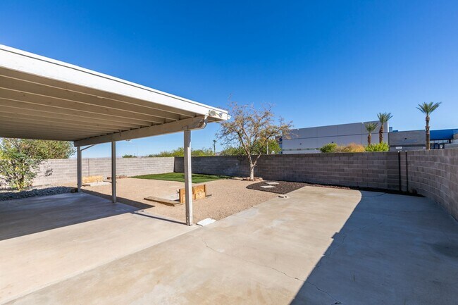 Building Photo - Charming Single-Story 3 bed Home with RV P...