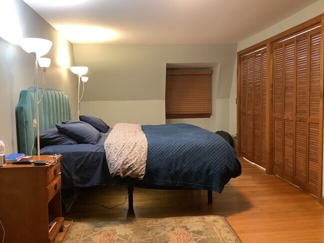 Building Photo - 119 Briarwood Dr